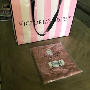 Short sleeve fitted crew neck ribbed tee